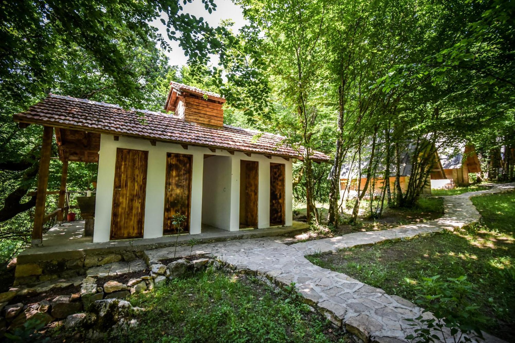 Camp Divlja Rijeka Hotel Hum Exterior photo